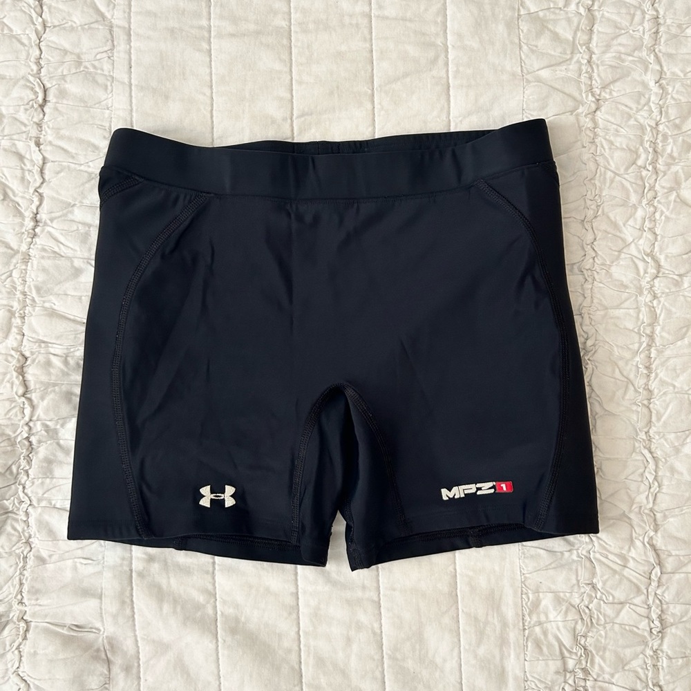 Black underarmour spandex shorts